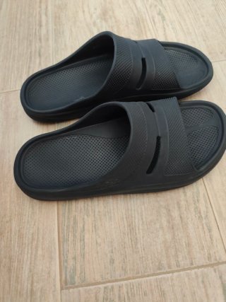 Chanclas de goma para niño, talla 32