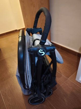 Carro de bebé Shom gris y negro
