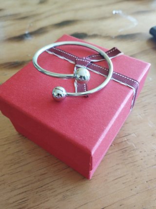Pulsera plata con bolas
