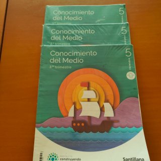 Libros 5 de primaria Santillana.