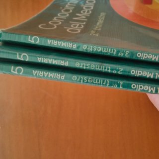 Libros 5 de primaria Santillana.