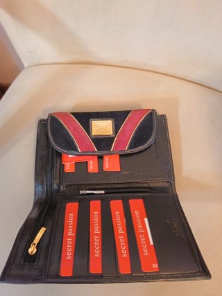 Cartera monedero Cavallini negra y roja
