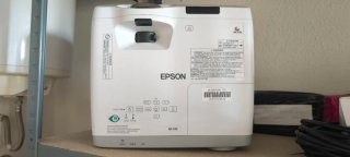 Proyector Epson EB-530 con mando