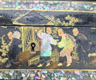 Caja China lacada decorada Nacar Oro y madreperla