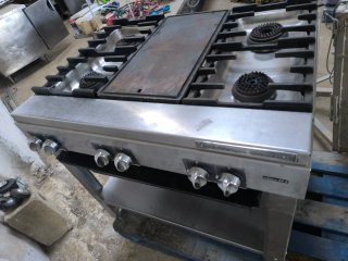 Cocina Industrial Gas 4 Fuegos + Plancha