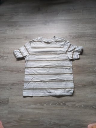 Camiseta Levi's de rayas grises y marrones