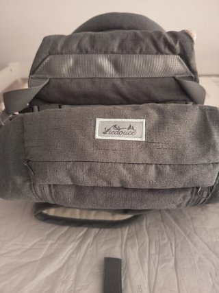 Mochila portabebés gris. Cómo NUEVO.