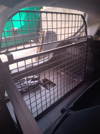 Reja separadora Peugeot 208