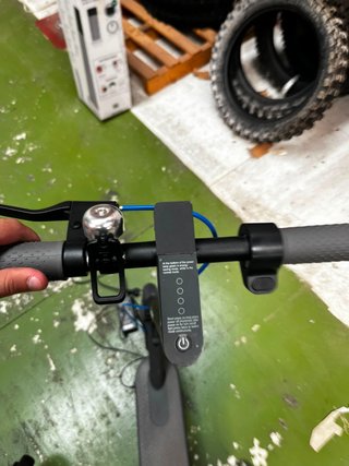 Patinete InnovaGoods para reparar