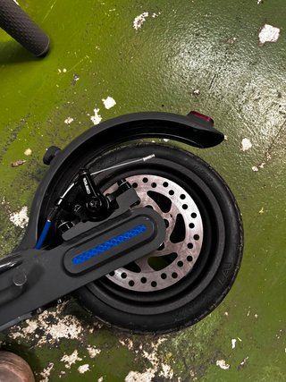 Patinete InnovaGoods para reparar
