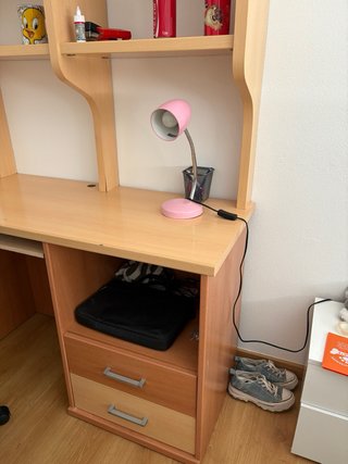 Escritorio y silla de oficina