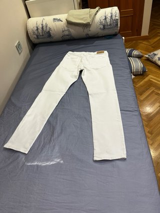 Pantalón chino gris