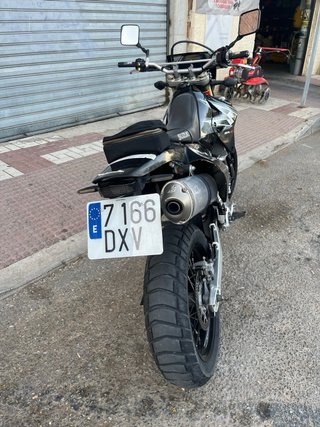 Suzuki DR-Z Supermotard Negra y Gris