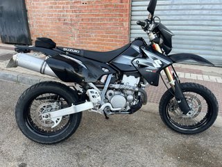 Suzuki DR-Z Supermotard Negra y Gris