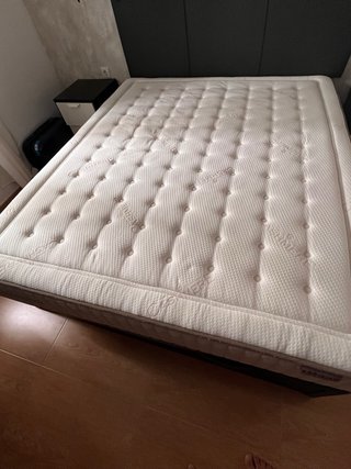 Colchón y canapé casi nuevo Siempre con protector