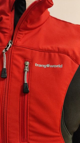 Chaqueta Trang World Roja y Negra