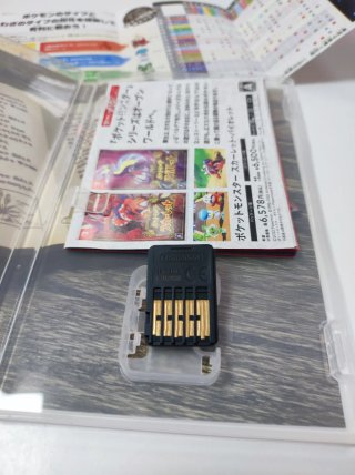 Pokémon Scarlet Nintendo Switch edición japonesa