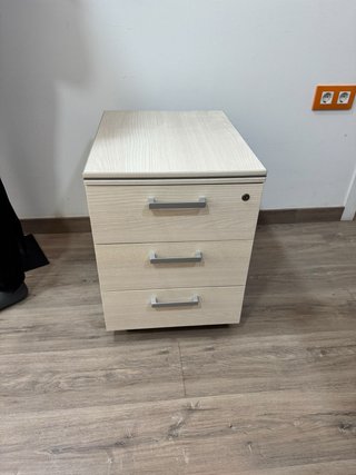 Mesita auxiliar oficina 58x42x53