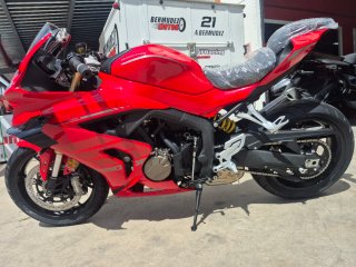 QJMOTOR SRK 800 RR