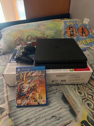 PS4 Slim Negra 1TB con Mando y Caja