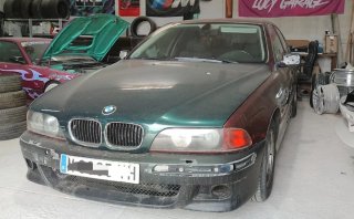 BMW 523i