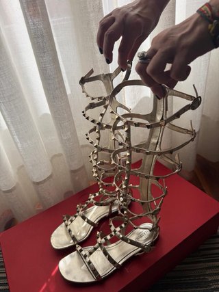 Sandalias Romanas Valentino Doradas