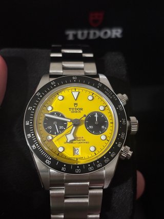 Tudor Chrono 39 Bumble Bee Amarillo