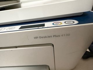 Impresora HP Blanca y Azul