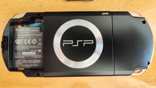 PSP 2000 Roja