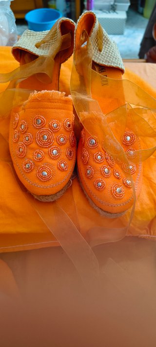 Zapatos Naranja con Pedrería