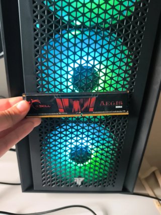 2 Memorias RAM PC G.SKILL y KLLISRE 8G