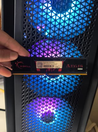 2 Memorias RAM PC G.SKILL y KLLISRE 8G