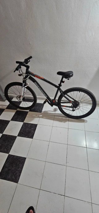 Bicicleta Rockrider Negra
