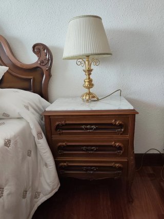 Dormitorio Clásico Madera y Mármol
