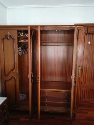 Dormitorio Clásico Madera y Mármol