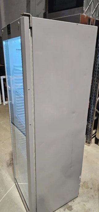 Nevera vertical puerta cristal
