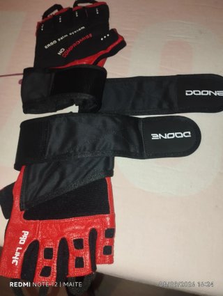 Guantes de deporte DOONE negros y rojos