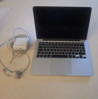 MacBook Pro Plata + Cargador