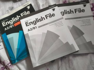 English File A2/B1 Pre-intermediate With Online...