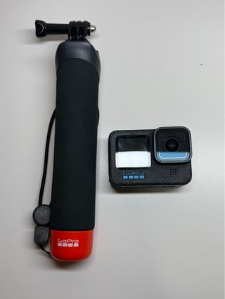 GoPro Hero 12 + Empuñadura Flotante