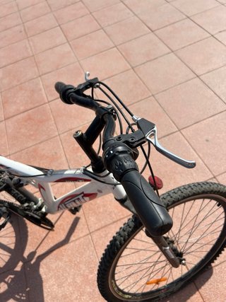 Bicicleta de Montaña Blanca y Roja