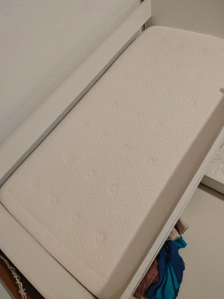 Cama infantil con cajón y colchón