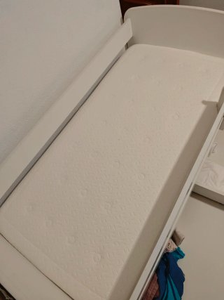 Cama infantil con cajón y colchón