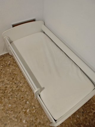Cama infantil con cajón y colchón