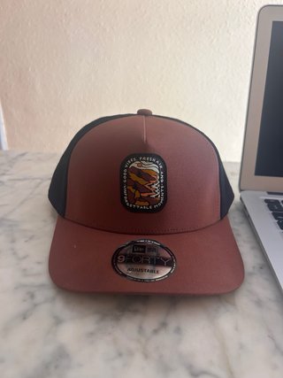 Gorra New Era 9FORTY Ajustable Marrón Negra