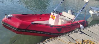Zodiac Pro 470 con remolque