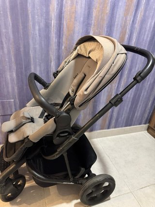 Passeggino con seggiolino per neonati