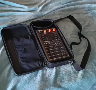 Roland SP-404 MKII + Estuche + Decksaver