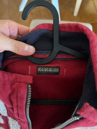Sudadera Napapijri cremallera roja y marrón