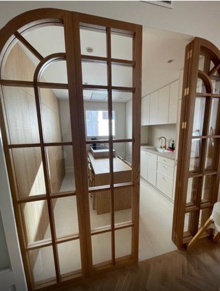 Puerta doble madera cristal con arco